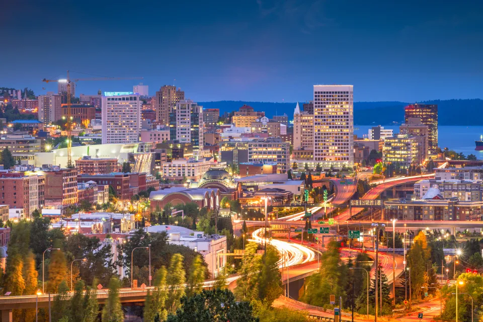 Nighttime view of Tacoma, Washington skyline